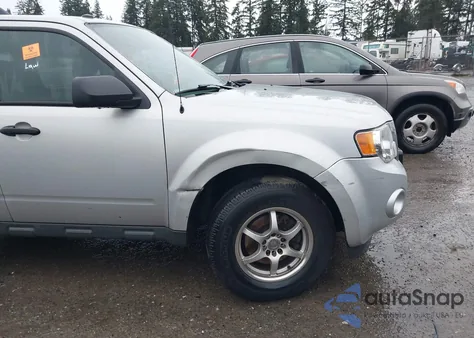 2009 Ford Escape Xlt from USA, damaged, VIN 1FMCU93709KC81597